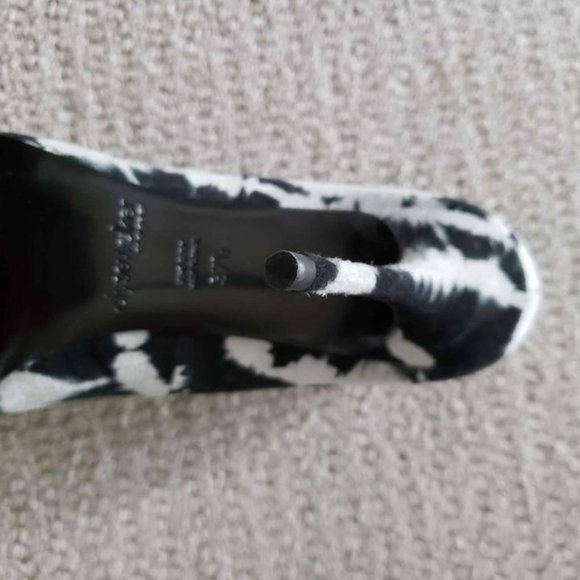 NEW in Box  Elyse Walker Suede Tie Dye Pump Heels Women 7.5 (37.5 EU) - Picture 4 of 7